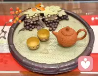 很有力量的一段話，愛自己，是接納和原諒自己，花精力和時間，戒掉不良嗜好，學會獨處，發現和了解自己，耐心安撫自己的情緒，更不要去用別人的愛或不愛來證明你自己的價值，別人愛你或不愛你，跟你完美、不完美沒有任何關系，只是別人當下一種現實的選擇，只有自愛了，精神富足內心強大，才能具備解決問題和走出困境的能力配圖