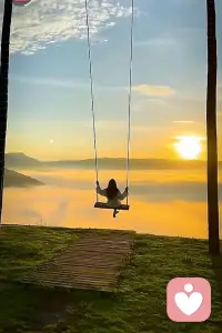 當你看過世界，見過眾生 才發現你要見的世面，是自己內心的勇敢和自信；當你看過四季，見過風云，才發現你要見的美景，是自己內心的淡定與
從容配圖