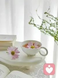 《為什么要心理學的方法》
—心理咨詢師手札
首先，心理學方法是經過科學驗證的。這些方法基于大量的實驗、研究和臨床實踐，比如認知行為理論，通過改變來訪者不合理的認知來改善情緒和行為，這一理論的有效性已經在許多心理問題的改善中得到證明。
其次，心理學方法有專業性和規范性。它們有一套完整的理論體系和操作流程，能保證咨詢過程科學、有序。比如精神分析，有著嚴格的咨詢設置和分析方法，這有助于咨詢師準確把握來訪者的問題。
最后，這有助于來訪者真正實現“自助”。心理學方法重點是引導來訪者自己發現問題、解決問題，培養他們獨立應對心理困境的能力，使他們在今后的生活中能夠更好地處理類似問題。配圖