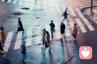 一个真正在心理上成熟的人，身上具有哪些重要特质？
1.感受情绪，是心理成熟的开始。允许自己有情 绪，并懂得去表达，是对自我尊重的重要标准。
2.独立，是心理成熟的基础，主要包括判断的独 立、决定的独立以及经济的独立。
3.边界，是心理成熟的保障。只有保护好自己的边界，才有可能独立思考、独立判断、独立决策。配图