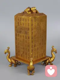 焦虑是指一种缺乏明显客观原因的内心不安或无根据的恐惧，是人们遇到某些事情如挑战、困难或危险时出现的一种正常的情绪反应。长期的焦虑容易导致人走向抑郁。配图