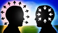 人本身没有光环，光环是被其他人附加的，一旦光芒四射，平凡人也能够成为英雄如果去掉光环，英雄也会发现自己其实就是一个平凡的人配图