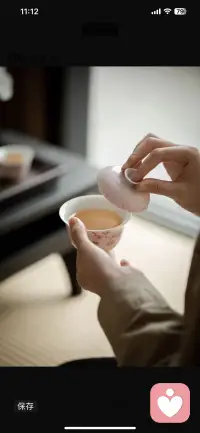 放在自己的成长上，放在自己的热爱上，放在让自己舒服的生活里。你把注意力花在哪里，收获就在哪里。你专注赚钱，日子会越来越宽裕；专注成长，内心会越来越强大；专注生活，日子会越来越舒心。配图