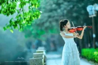 12秒效應(yīng)
很多人在12秒內(nèi)做出后悔的事
當遇到外界刺激時在12秒內(nèi)
情緒會迅速達到高峰，如果沒控制住情緒
很容易做出沖動額的，過激的行為和言語反應(yīng)
這個“風暴眼”闖過去理智逐漸回籠
分為生理層面與心理層面配圖