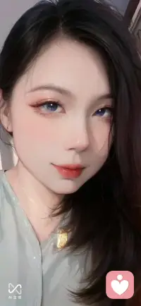 有些靈魂沉浸在罪惡的邊緣，痛并快樂著，伸手可以觸摸的懸崖，并沒有讓他們產生恐懼，反而給了他們放飛的快感，如果此時有一只力量的手伸出，也許能救贖他們。配圖