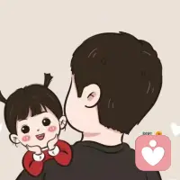 夫妻倆帶孩子咨詢情感問題，他們總是因為極小的事情生氣。丈夫認為妻子小題大做，妻子卻感覺丈夫不夠愛她。拿最近的一次吵架為例，妻子晚上正在洗衣服，發現洗衣機有點兒漏水，就問丈夫怎么回事兒，丈夫說不知道，明天找人來修修。妻子又問，昨天又還好好的，怎么突然就滲水了呢？丈夫說，我那個條條兒的襯衣你不要洗，我明天還要穿。妻子說，真奇怪，洗衣機才買了沒多久啊，不應該就壞了吧？丈夫說，我明天一大早要開會，我先睡了。這時，妻子突然暴跳如雷，歇斯底里的痛斥，丈夫根本沒有把自己放在眼里。丈夫很委屈，說，我又不會修電器，我都說了，明天找個人修修。妻子說，我知道你不會修，可是你聽到我說話了嗎？我不是讓你修電器，而是讓你看到我的存在。這時發生了一件很有意思的事情，他們的孩子或許是為了轉移父母的注意，阻止他們繼續吵架，指著沙盤說，媽媽，你看，我擺了一個太空世界。媽媽說，你玩兒自己的，不要說話。我說，看來這樣的問題并不是出在你愛人一個人身上啊。孩子和你說太空世界，你卻警告他自己玩兒，不要說話。這位女士說，這不一樣，她是小孩兒，她在干擾我們談話。我說，這其實是一樣的，我是想讓你回憶一下，是不是你小時候也被父母這樣對待過。這時丈夫說，我被家長這樣對待過。我上小學時，有一次主動報名幫體育老師搬教具，回家對媽媽說了這件事情。媽媽給我的回應是，為什么學習的時候你沒有這么積極？本來以為我會被他表揚，結果卻碰了一鼻子灰。印象很深刻。我想起有一個青春期男孩兒對我說，他之所以不想和爸爸交流，就是爸爸對他說話的方式永遠是驢頭不對馬嘴。他說，你看那個風箏飛得多高，爸爸就會說一句，上次看到一個新聞，一個人放風箏，不小心把風箏線纏在脖子上，差點兒出危險。妻子為什么會表現得歇斯底里，是因為她渴望被人看見，被人聽見。這很有可能起源于童年時期自己慣性的被忽略，每一次忽略都是一道傷痕。當孩子舉著一枚漂亮的石頭說，你看我撿到寶石了。媽媽卻大驚小怪地說，你怎么又把衣服弄這么臟？他此時此刻被看見的需求便被忽略了。同樣，丈夫為什么不能給予妻子準確的回應，是因為這種被忽略的感覺在他的心里早已習以為常。所以他便從父母那里將這種模式完美的繼承。用這種態度對待妻子。關鍵的問題是，他們一邊抱怨愛人忽略了自己，一邊不知不覺地在忽略著孩子。每個人都渴望被聽到，被看到，只有小時候被重視過的孩子，長大后才能有一顆安定平和的心，配圖