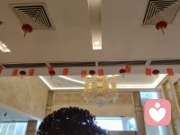 絕大部分孩子，被自戀的父母死死拖住后腿，起跑線往后退100公里都看不著人影，還要左腿綁著爸的教條，右腿捆著媽的期望，英年早衰。配圖