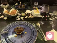 赴朋友邀约吃饭，他定的这间餐厅的老板娘竟然是我六七年前认识的一个朋友，后来她换了联系方式搬了家，我没注意，这几年都没联系过了，因缘际会之下又重新踏进了她开的新的餐厅又遇见，缘分真是很奇妙的东西，感觉心里某一条裂缝又重新愈合了🫠配图