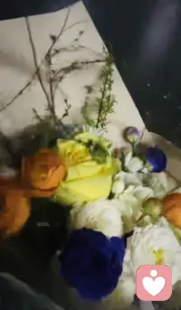 赴朋友邀约吃饭，他定的这间餐厅的老板娘竟然是我六七年前认识的一个朋友，后来她换了联系方式搬了家，我没注意，这几年都没联系过了，因缘际会之下又重新踏进了她开的新的餐厅又遇见，缘分真是很奇妙的东西，感觉心里某一条裂缝又重新愈合了🫠配图