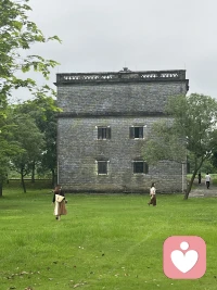 心靈是溝通的橋梁，從心開始，我們一起成長。配圖