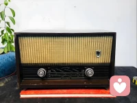 活在這個(gè)世界，其實(shí)就是在經(jīng)歷著的一場(chǎng)場(chǎng)的心理游戲，因?yàn)槟愕目捶ǎ笥抑愕那榫w。怎么看，如何反應(yīng)，這就是我們的日常，進(jìn)而構(gòu)成我們的人生。你感覺怎么樣？不滿意就調(diào)整一下看法，就像選一個(gè)喜歡的頻道。想聊的話就聯(lián)系我。配圖