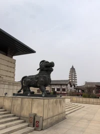 先做人后做事。做人靠的是知理合道，做事靠的是技術(shù)能力。做人是存在，做事是發(fā)展。如果有內(nèi)耗那就是在做人上還需要提升。配圖