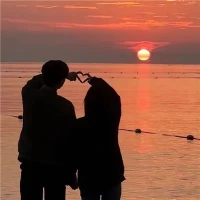 婚姻里，懂比愛更重要，耐心比適合更重要。最甜的情話不是我愛你，而是我對(duì)你現(xiàn)在有耐心，以后有，一直都會(huì)有耐心。配圖