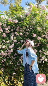 心理学里最核心的臣服逻辑：
 
- 我能控制的：我的想法、行动、选择
​
- 我不能控制的：过去、别人、结果、意外、命运
​
- 臣服 = 放下对不能控制的事的执念
 
你越想控制不可控的，越痛苦。
臣服，就是把注意力只放回自己身上。配图