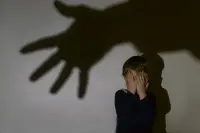 我们看到的一个人的行为，可能正是他疗伤的方式。配图