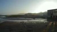 開誠布公地向對方說出自己的所思所感，需要對方怎么做，這在任何關系里面都是最有效的的解決問題手段，親密關系也不例外。
但是最大問題不是溝通技巧而是開口的勇氣配圖