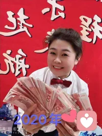 年齡的增長是我們每個人的必經(jīng)之路，是你不可跨越的一道坎，我們一定要正確面對中年危機拒絕年齡焦慮放過自己，好好活在??下！[擁抱][擁抱][擁抱]配圖