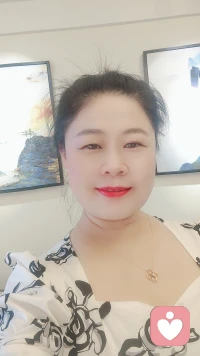 用心生活，用力向上，微笑前行；
向下生根，向上開花，不負生活，不負自己。配圖