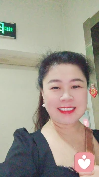 幸福是什么？
幸福是一種感覺，幸福是一種感知，幸福在每個人的心里，活著就是幸福！真正的幸福是有一顆知足常樂的心，真正的幸福是有一顆善良的心，多行善事，真心待人！真正的幸福是學會珍惜，珍惜身邊所擁有的一切，真正的幸福是學會感恩，感恩現在擁有的一切，知足常樂，笑口常開！幸福一直在我們身邊，幸福一直在該來的路上，希望我們每個人都幸福快樂！[玫瑰][玫瑰][玫瑰]配圖