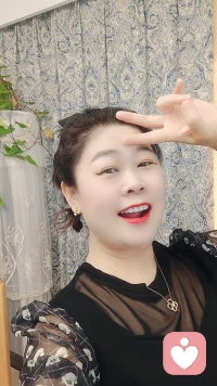 賺多少錢才會覺得幸福沒有一個固定的答案，因為幸福感來源于個人的內心感受和對生活的滿意程度，而不僅僅只是單純的經濟條件。幸福來源于內心的滿足感和人生經歷，錢的多少并不是衡量人生價值的唯一標準，我們不能只為了追求金錢而忽略了自己內心的需求和人生價值，我們應該在自己的人生旅途中不斷探索和追求自己真正的夢想和目標，賺錢的辛苦和努力都是幸福感的來源，每一分錢的積累都是辛勤汗水的見證，珍惜勞動成果，致敬每一位努力生活的人，努力做一位幸福指數很高的人。配圖