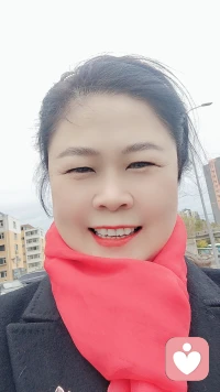 在我們與人相處和交往的過(guò)程中，我們常常會(huì)對(duì)他人的想法、行為和價(jià)值觀進(jìn)行評(píng)判和衡量，然而我們必須意識(shí)到每個(gè)人都是獨(dú)一無(wú)二的個(gè)體，擁有各自的背景、經(jīng)歷和觀念，我們真的不能用自己的標(biāo)準(zhǔn)去衡量他人，我們要理解他人的背景和經(jīng)歷，認(rèn)識(shí)每個(gè)人價(jià)值觀的多樣性，接納和尊重不同的價(jià)值觀，理解情感和情緒的差異，理解認(rèn)知和思考的差異，表達(dá)尊重和包容的態(tài)度，有助于建立積極的人際關(guān)系，為我們自己創(chuàng)造一個(gè)開(kāi)放、寬容和充滿共融的好心態(tài)。[擁抱][擁抱][擁抱]配圖