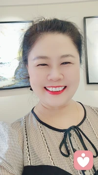 幸福不是運氣，而是一種能力。一個能夠感知平凡生活中點點滴滴幸福的人，看一朵花很美好，吃一餐飯也很美好，陽光、開朗、真誠，她在哪里都能夠活得快樂。在這種人身邊，每個人都能夠感受到她幸福的磁場。因為美好的從來不是生活，美好的自始至終都是她自己。配圖