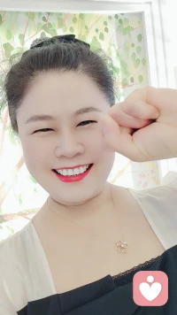 行善是一個人積累德行的重要方式，你的每一份善心都在默默地為你鋪就未來之路，行善能讓命運迎來轉機，贈人玫瑰手有余香，善良是一個人最美好的品質之一，行善最重要的是真誠，是發自內心的慈悲，是對他人不幸感同身受的憐憫，善或許得不到回報，但可以讓人找到安慰，真正的善良是自己吃過苦肯為別人打傘，是對心靈的一種滋養和安慰而非功利之心。行善既是渡人亦是渡已，你對他人善良，他人也會對你善良，就是在積累自己的福報，命運兜兜轉轉你對別人的善意，也許就會在不經意間回轉到自己身上，你對他人的善意和真誠，表面上是在渡人，其實暗中也是在渡已。行善讓子孫后我福澤綿延，行善上家家風代代傳承，也就擁有了福繹綿延的風水。你付出的每一份善良，最后都會變成人生路上的驚喜和好運。配圖