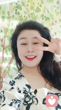 拒絕精神內耗，什么是精神內耗，就是想得太多做得太少活得太累，生活得不輕松很辛苦。
學會接受不完美，這個世界沒有什么是完美的，也不可能世事如你所愿，學會接愛自己和生活的不完美，你會活得很開心。
別跟他人較勁，你很好我也不差，很多人之所以不快樂，是因為活在他人的眼里，太過在乎他人審視的目光，結果就是在敏感和討好中委屈自已，學會放下對別人的關注與期待，把時間專注在自己的身上，停止對比你的人生會輕松很多。
減少焦慮，凡事別過于敏感，保持鈍感力，每個人有每個人的活法，浮華的背后也許都是千瘡百孔。
有心者有所累，無心者無所謂，拒絕一切精神內耗。配圖