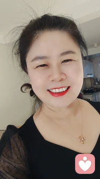 互相遷就才能長久，雙向奔赴才有意義，我想要的是你愿意我值得，開心的不是禮物，是用心，是惦記，是被愛。配圖