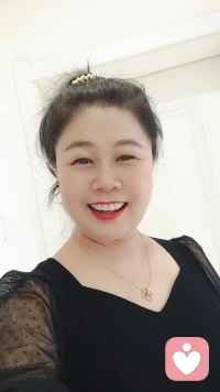 一個健全的心態，比一百種智慧要更具有力量，好心態是治愈一切的良藥，讓我們坦然面對生活的風雨，歲月的滄桑，人活在世，活的就是一個心態，心態好，眼就有光，心底有希望，其實人生不如意十之八九，心大一點，心寬一點，樂觀一點，知足一點，只要心態好，一切都會好。人生短短幾十年，放平心態，放慢腳步，放下欲望，邊走邊欣賞，你就是最健康快樂的人。配圖