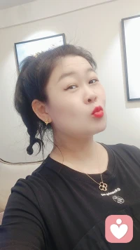 人生在世，誰都會遇到大大小小的坎坷，經受苦難是人生的一部分，又有誰能左右你的命運呢，人活著最重要的是要相信自己，當你自己都不相信自己時，你又如何去相信別人呢，人活著一定要明白，真正能左右你人生的只有你自己，而且最終也只掌握在自己手中，人生沒有一帆風順，苦難總是會有的，每個人的人生，都是在不斷地遇到各種坎坷和挫折，無論發生什么事，都要學會在苦難中汲取經驗教訓然后在苦難中變得更堅強，只有經過了考驗的人生，才算得上是真正有價值的人生，不是每一件事都能如愿，但一定要學會堅持，最好的成功就是堅持，我們每個人，都應該有一種精神，那就是堅持到底，一個人之所以能成功，是因為他面對困難時能夠做到堅持，相信自己不輕言放棄，人的潛能是無限的，在你努力之后，你會發現自己遠比想象中更優秀，不要因為一時的失敗而否定自己，相信自己才能獲得成功，才能實現理想，相信自己有無限的可能。配圖