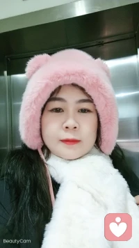 你好，我是快樂阿姐！
阿姐做銷售管理多年，善于溝通和疏導情緒，本人性格積極樂觀，樂于與人溝通，喜歡唱歌跳舞，能給別人帶去快樂。讓每一句傾訴都被認真對待，每一份情感都被溫柔理解，療愈別人的內心是我最開心的事！配圖