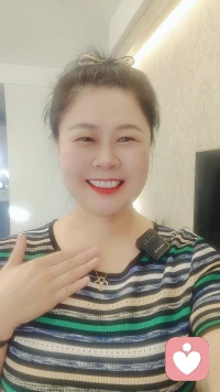 什么是心态好？心态好指的是一个人对自己非常友好，无论面对何种情况，都能保持内心的平静和坚定。心态好的人拥有一颗平常心，能正确看待自已，心态平和，知足常乐，能把控自己的欲望不贪得无厌。心有敬畏，慈悲为怀，希望他人得到快乐，并愿意帮助他人得到快乐。面对委屈和不幸时，能保持乐观，微微一笑，和生活握手言和，看到比自己优秀的人就欣赏但不嫉妒，看到不如自己的人就谦虚但不轻视，不管别人是瞧得上还是瞧不上，是喜欢还是讨厌，说好说坏都不反驳，不陷入三观之争，实在意见不合就保持沉默，喜欢某个人，但允许他身上有自己讨厌的地方，讨厌某个人，但清楚他身上有值得自己学习的点，愿意为了某个目标全力以赴，同时又不抱十分的希望，不为没有发生的事情提前操心，不为没有想出来的结果过度焦虑。配图