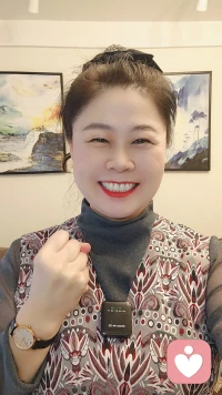 女人只有快乐运气才会好， 
然后你会发光；
女人一定要有哄自己开心的能力，
要学会给自己松绑，
当你拥有这个能力之后，
你会把所有与你无关的东西都放掉，
你的内心才会变得更加强大！配图