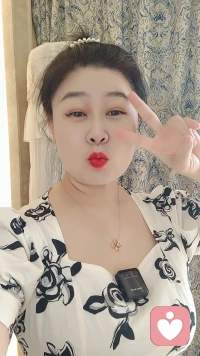 一个人最聪明的活法：就是强大自已
人生总会有起起落落，与其指望别人，不如强大自已，一个人只有不断强大自已，才能得到命运的馈赠，一定要身体好，人生是一场长跑，拥有健康，哪怕你一时落后，也有后来居上的可能，强大你的身体，健健康康地活着，就是你最大的资本和底气，强大自已不是为了碾压别人，而是为了不让自己成为被碾压的那个人，人生最大的安全感就是依靠自己，当你变得足够强大时，你就不再害怕失去什么，因为你已经拥有了最强大的自己，强大自已不是为了战胜别人，而是为了在关键时刻能够战胜自己，专注提升能力，不断强大自已，当我们越来越强大的时候，曾经跨不过去的槛，终将成为豁然开朗的门。配图