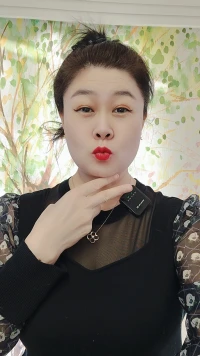 為什么我們要去多幫助別人？
我們生活在一個相互依存的社會中，每個人都需要互相幫助和支持，幫助別人是我們應該做的事，幫助別人也是非常有意義的，幫助別人我們會感到快樂和滿足，幫助別人可以建立起更好的人際關系，幫助別人可以提高我們的自我價值，幫助別人可以讓我們學會感恩和謙虛，我們要盡可能地去為別人提供幫助和支持，讓我們的生活更加美好而且有意義！配圖