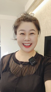 做人其實很簡單，你對我好，我便對你更好。我本善良，善良并非傻；
我本真誠，真誠也不是笨；若你把我當回事，你的事就是我的事；
若你不把我當回事，我亦不會將你放在心上。
我喜歡裝傻，可不代表真傻。[偷笑][偷笑]配圖