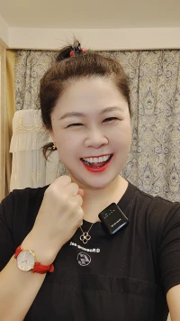 一個懂得示弱的女人，能贏得男人的心，
一個敢于堅強的女人，能贏得男人的尊重。
今天的阿姐狀態滿分！[強][強]配圖