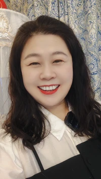 在工作中要深耕，深耕是持續學習，專注于某一領域并積累經驗的過程，以提高在特定領域的技能和知識增強競爭力，深耕是職業發展的策略，也是個人成長的方式，通過深入研究和不斷學習，提升自已的專業技能，增強解決問題的能力。配圖