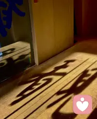 满先生2026寄语：

在这一刻，我不想祝大家万事如意，因为那是世间最大的虚妄，如意是奢侈品，不如意才是日常。
丘吉尔说过，不要浪费一场好危机，每一次的不如意，其实都是命用在逼你，换一条更好的路，再教你一种更高级的生存智慧

在这新的一年，我也不祝大家一帆风顺，我祝大家拥有在惊涛骇浪中掌舵的能力。

我也不祝大家财源滚滚，我祝大家有驾驭财富的格局与野心。

2026年，愿大家得之坦然，失之淡然，争其必然，顺其自然，把你遗憾留在昨天，把希望交给明天。

在这个马年，我们不仅要有万马奔腾的气势，更要有路遥知马力的定力，无论前路有多少挑战，我们都要志不立，天下无可成之事，凡是打不倒你的，纵将使你更强大。

不必强迫自己一定多么成功，我希望大家在受委屈的时候懂得放过自己，在迷茫的时候，记得守住初心，在艰难的时候，依然相信光明。
不求事事圆满，但求事事尽心，不求人人理解，但求问心无愧。

卡尔罗杰斯说，好的人生是一种过程，而不是一种状态，是一个方向，而不是终点，大家都能明白，人生没有白走的路，每一步都算数，人生没有白受的苦，每一滴眼泪都有它的意义!

以此新年为契机，与过过往和解，与生活讲和。

且停且忘且随风，
且行且看且从容。