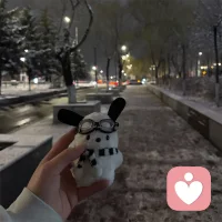 这个世界上，没有好坏，没有对错，只是大家处在不同的频率，允许自己做自己，允许别人做别人，让花成花，让树成树，择其善者而从之，其不善者而改之，你会活得非常洒脱。配图