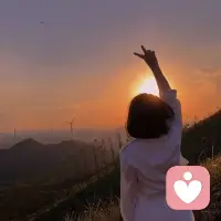 我拥抱自身的不完美，
也愿你重新爱上自己。