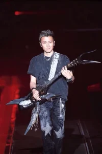 这是我的青春 是我隔着屏幕 喜欢了很久的人配图