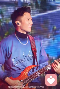 歲月為什么只給他添了魅力配圖