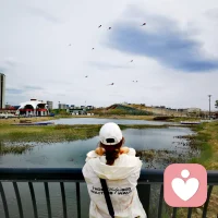 世上没有最重要的东西
只有最需要的东西

贫穷时 钱最重要
单身时 情最重要
累了 休息最重要
病了 健康最重要
当知足凌驾于自卑之上
幸福将贯穿一生
人生无常 珍惜当下配图