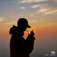 一位事業有成的優秀女士選擇找我傾訴，開玩笑說她的顏值，才華，品質能在某省排進三強！把深陷失落情緒她逗樂了，事業有成的人往往追求完美和極致，執念極深，這樣的性格在情感方面容易陷入困境！選擇傾聽師她也很講究，感恩她的信任，一定要陪伴她走出情感低谷，穿越人生的迷霧！