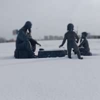 今天早上来踩雪，脚底下咯吱咯吱的声音真的很疗愈哦配图