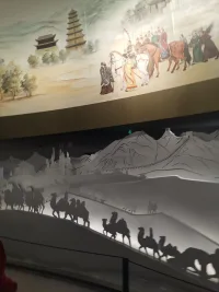 人生的最高境界是养好自己的心，我们对心灵的滋养越多，越能消除掉外在的无知与浅薄。内心是什么样的风景，我们看到的就是什么样的现实，心有桃花源，生活便是水云天。好的心智是心无杂质，内心干净，这样的人即便经历坎坷，心依然澄澈。这个世界看似复杂，各色人等泥沙俱下，你若澄澈，世界就干净，你若简单，世界就不复杂。心理学家说:心力决定着人与人之间的差距，心力不是来自外界的给予，而是来自内心的意志力。要知道人生每一次门槛都是适者生存的筛选，每一次危机都是对自身的磨砺。养好心力，以实际行动来证明“我可以”才能够走出困局，拥抱一个宽广的未来。
