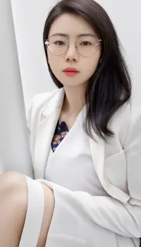 心里痛苦的人重要的一点在于他只能认识外界而不能认识自己能认识自己的人不痛苦。配图