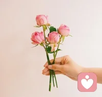 喜歡和愛最大的區別：
喜歡，就是知道對方最好的一面而喜歡他；
愛，是明知對方最差的一面，卻仍然愛得義無反顧。配圖